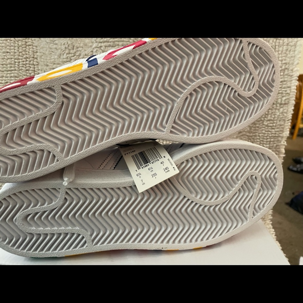 Addidas - Picture 6 of 9